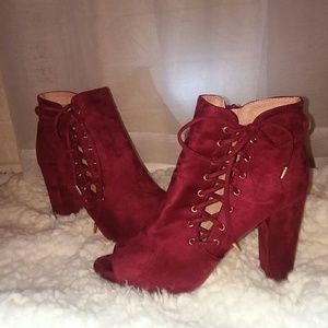 BURGUNDY BOOTIES
